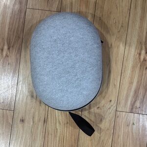 New Gray Oval VR Travel Case